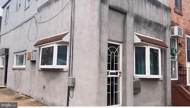 Foto del edificio - 526 W Porter St