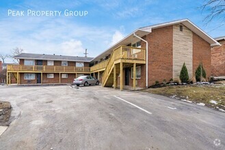 Building Photo - 611 Riverview Dr