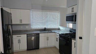 Building Photo - 15135 Beechnut St