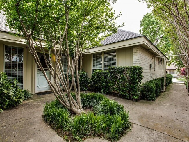 Building Photo - 10524 Barrywood Dr