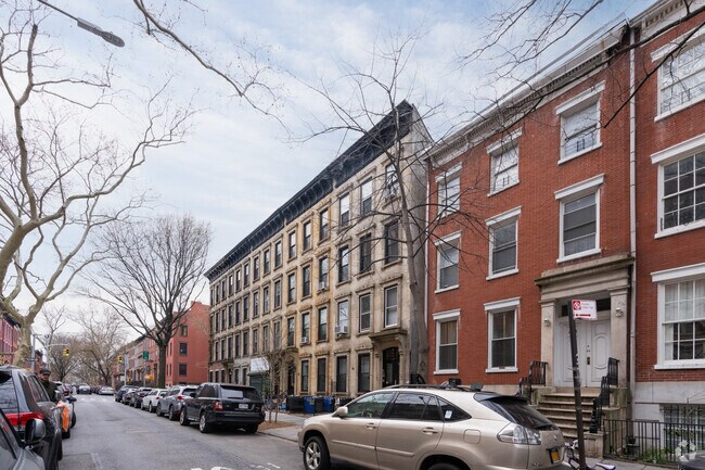 Building Photo - 414 Henry St