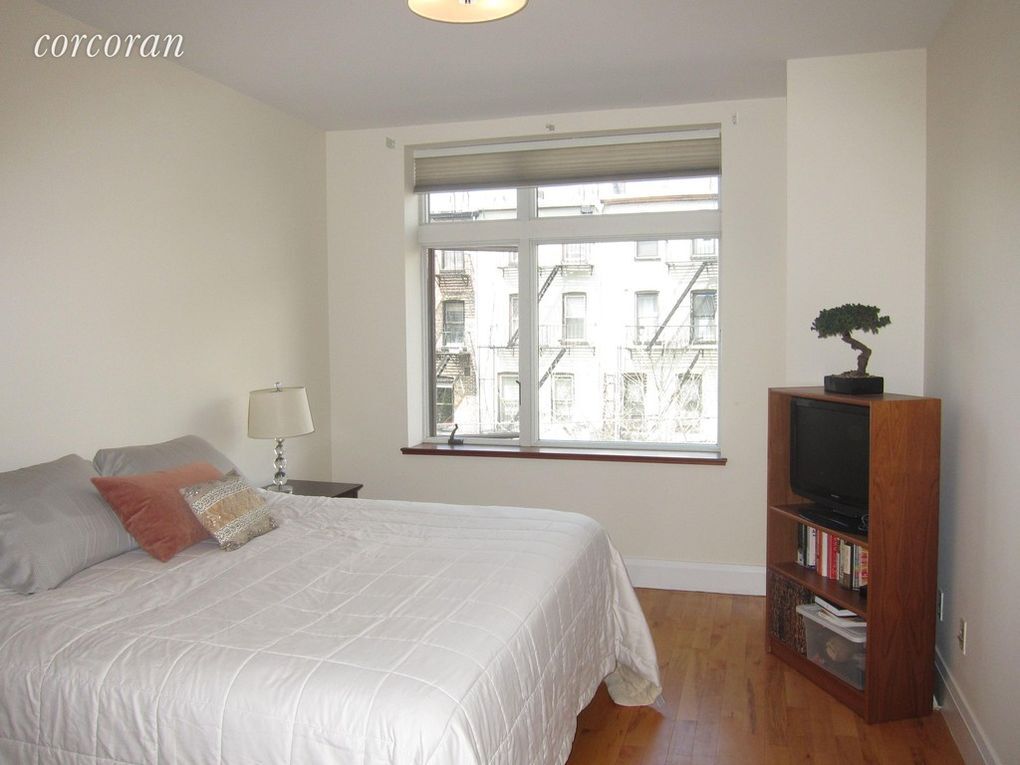 Master Bedroom - 675 Sackett St