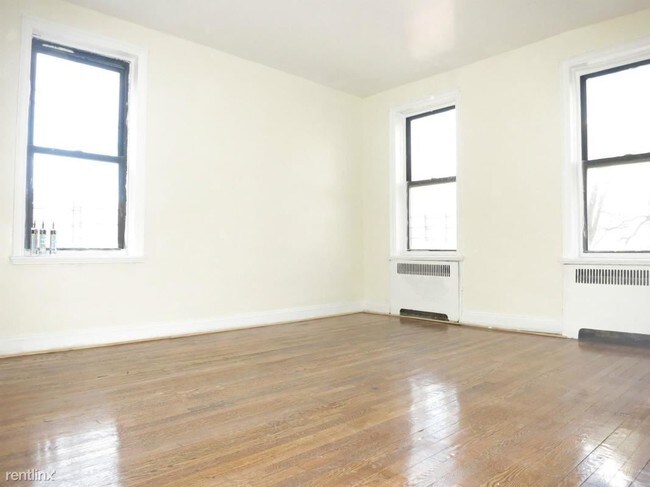 Foto del edificio - 2681 Marion Ave