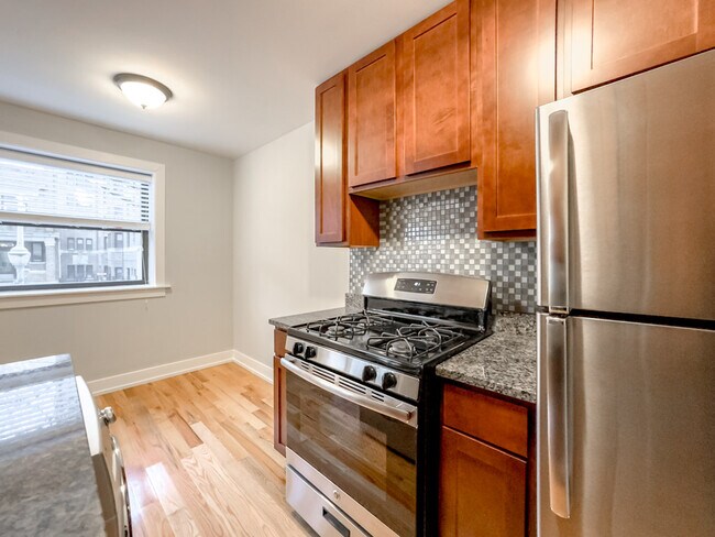 Foto del edificio - 510 W Briar Pl