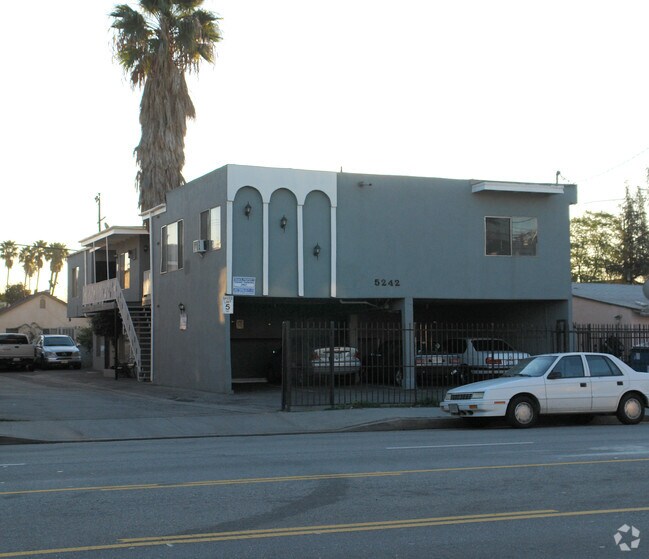 Building Photo - 5242 Cahuenga Blvd