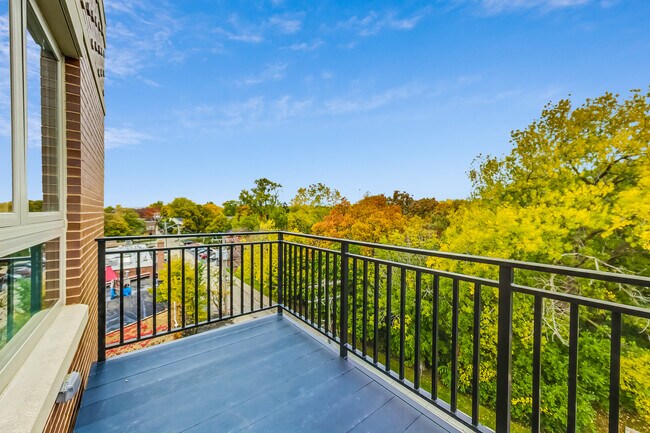 Foto del edificio - 555 Roger Williams Ave