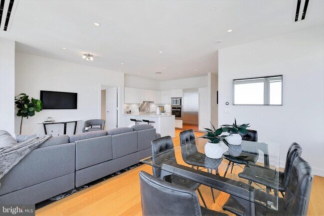 Foto del edificio - 50 S 16th St