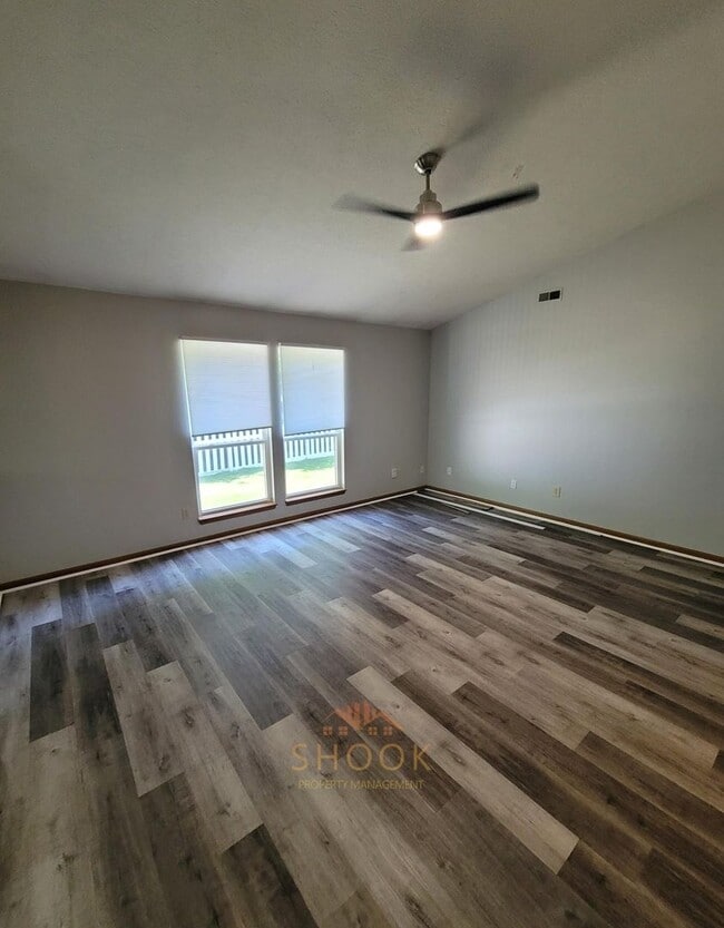 Building Photo - REMODELED 3 BR HOME - AVAILABLE MID JUNE