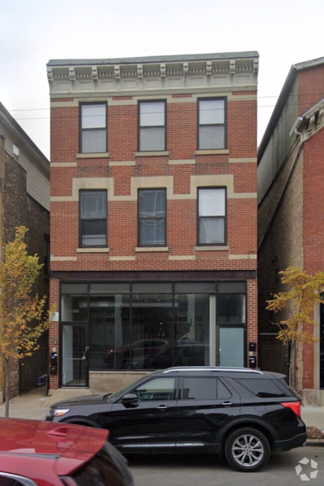 Building Photo - 1851 W Chicago Ave