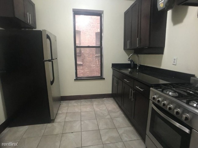 Building Photo - 3 br, 1 bath Apartment - 6063 Broadway