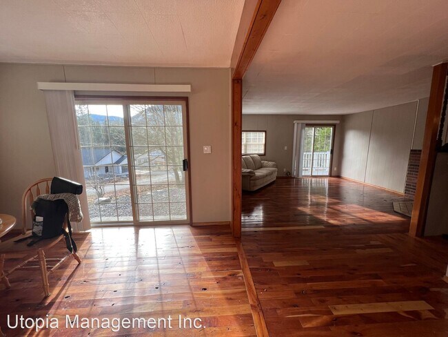 Foto del edificio - 2 br, 1 bath House - 6474 Little Big Horn ...