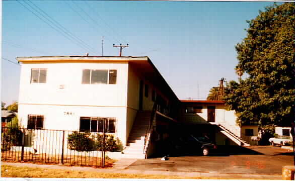 Foto del edificio - 7833 Towne Ave