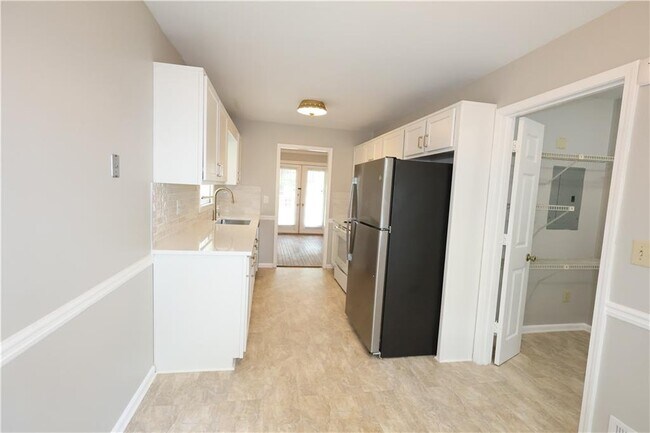 Building Photo - 1359 Oakengate Dr