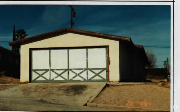 Building Photo - 937-939 Carson St