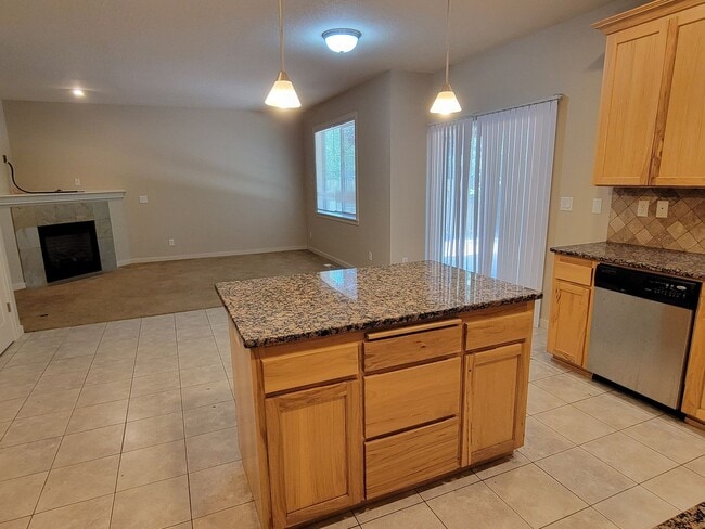 Building Photo - Spacious 4 Bedroom House Near Riverview Pa...