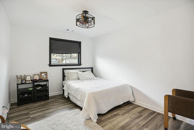 Building Photo - 608 Birchleaf Ave