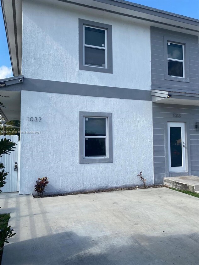 Primary Photo - 1037 NW 75th St