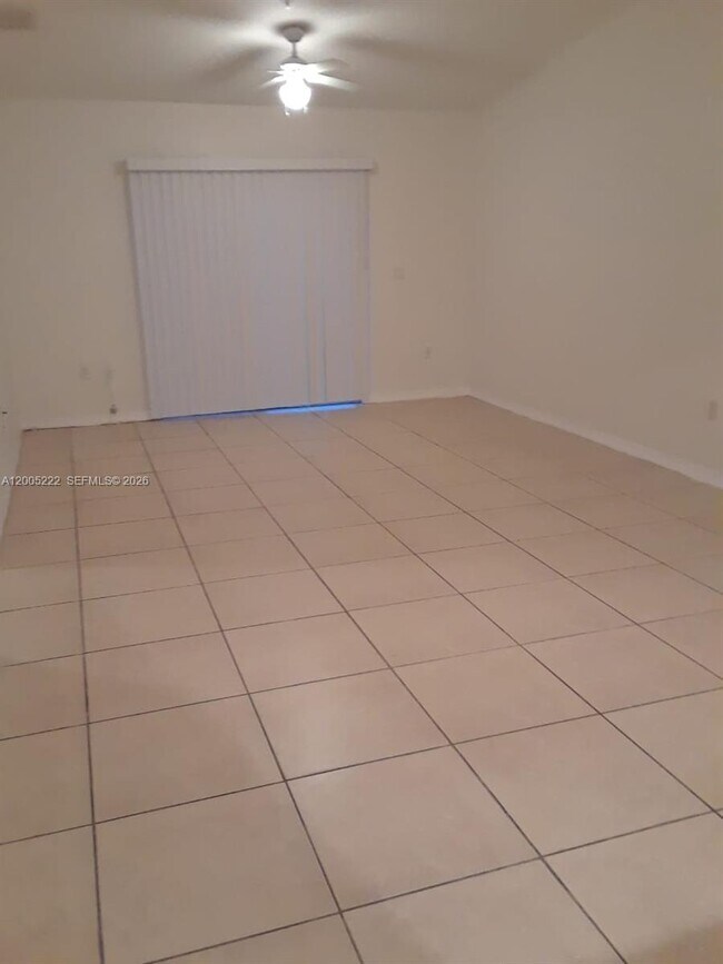 Foto del edificio - 3828 SW 48th Ave