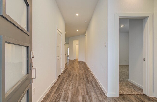 Foto del edificio - 10011 Angelina Wds Ln