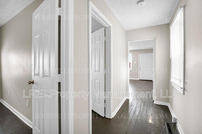 Building Photo - 2322 Griffiths Ave