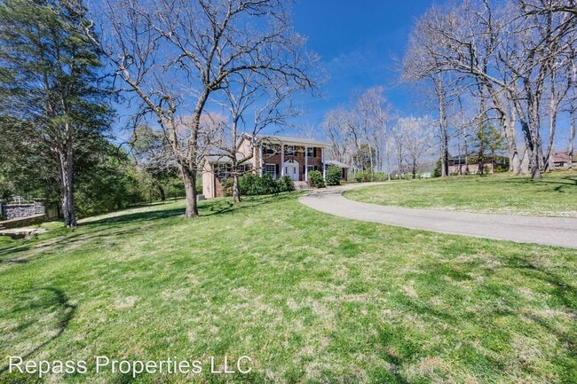 Building Photo - 4 br, 3 bath House - 795 Greeley Dr
