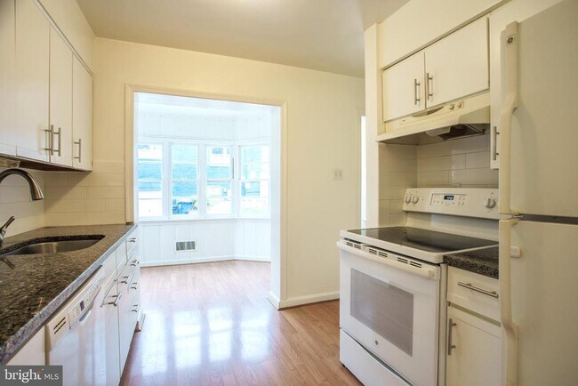 Foto del edificio - 5205 Saratoga Ave