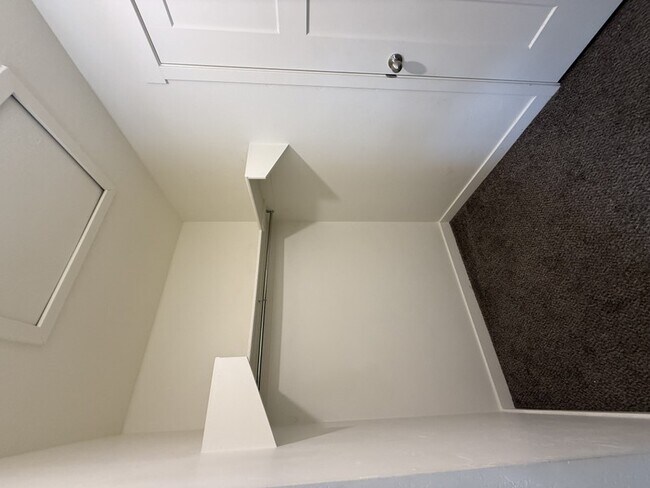 Building Photo - 671 N 30 E
