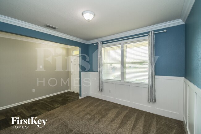 Foto del edificio - 6944 Sandle Dr