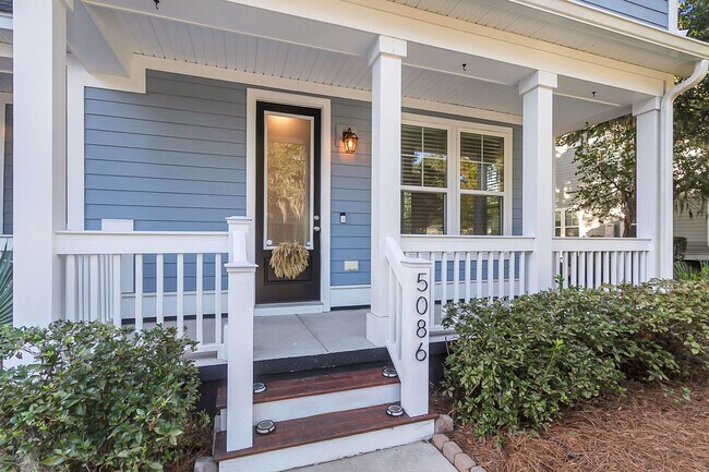 Foto del edificio - Stunning 3-Bed / 2.5-Bath Home in Park Cir...
