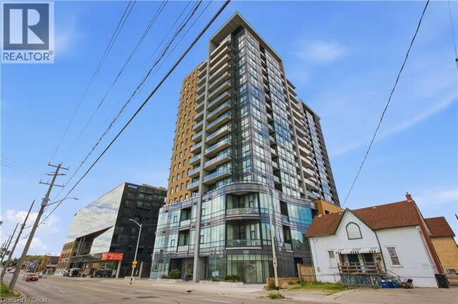 Building Photo - 100 Garment St