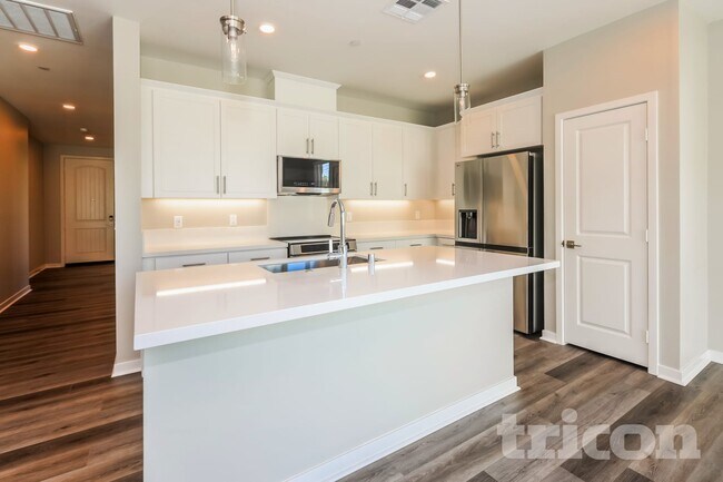 Foto del edificio - 680 Susanne St