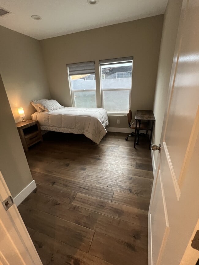 Building Photo - 843 N Orange St