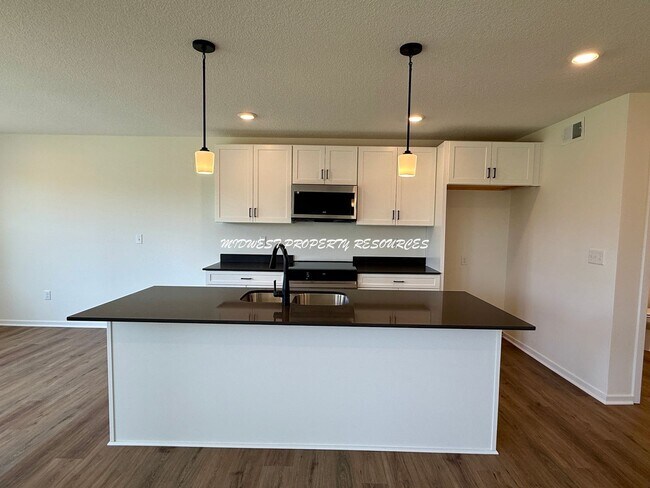 Foto del edificio - Brand-New 4 Bedroom Open w/Concept Living – Lee’s Summit Schools