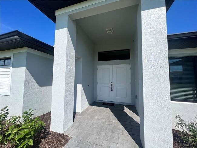 Building Photo - Stunning 4 Bed 3 Car Garage Home Available Now Near Burnt Store Rd