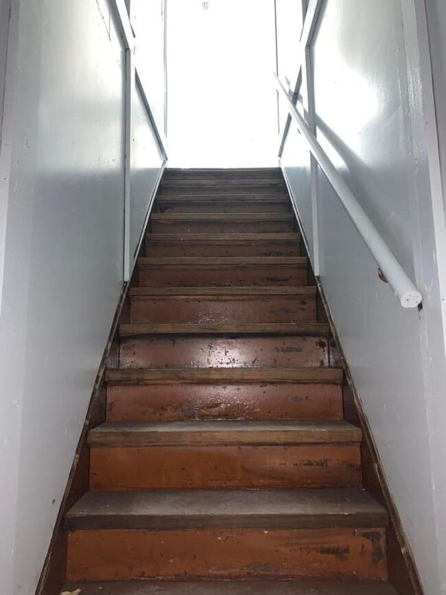 Building Photo - 507 S Evans Ave