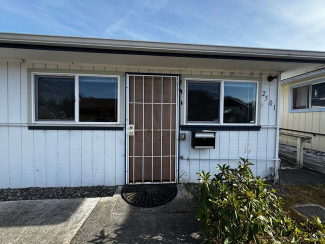 Foto del edificio - Spacious 2 Bed 1 Bath Home!