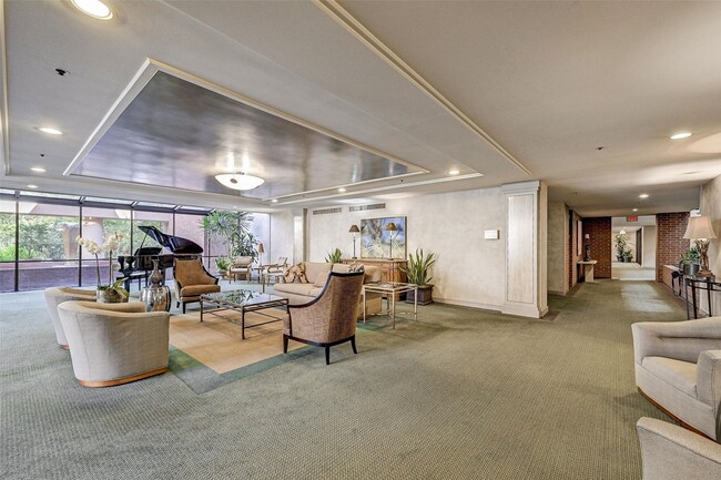 Building Photo - 9333 Memorial Dr