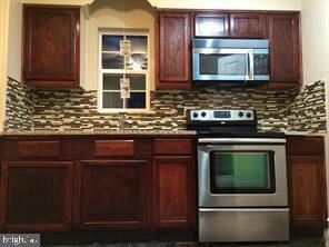 Primary Photo - 2906 Parkland Dr