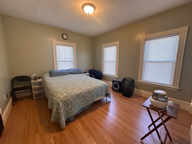 Building Photo - 374 Highland Ave