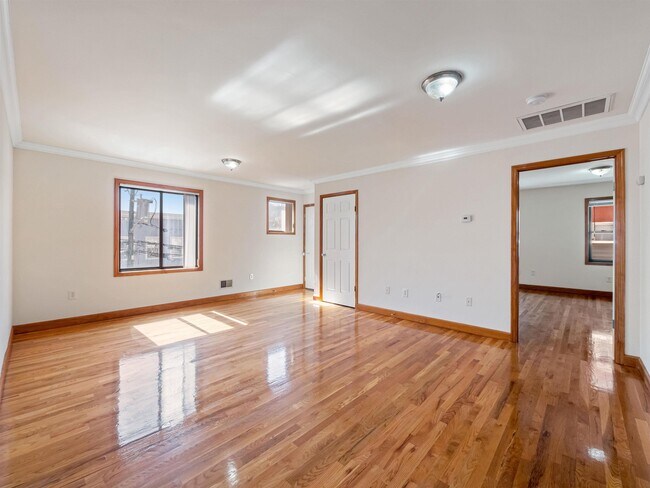 Foto del edificio - 4 Ridgley Pl