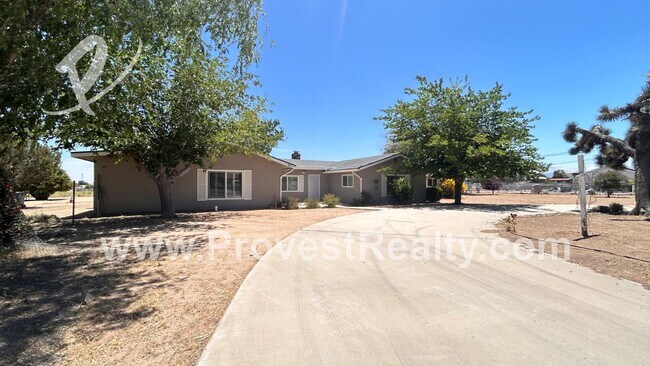 Foto del edificio - 3 Bed, 2 Bath Hesperia Home!!