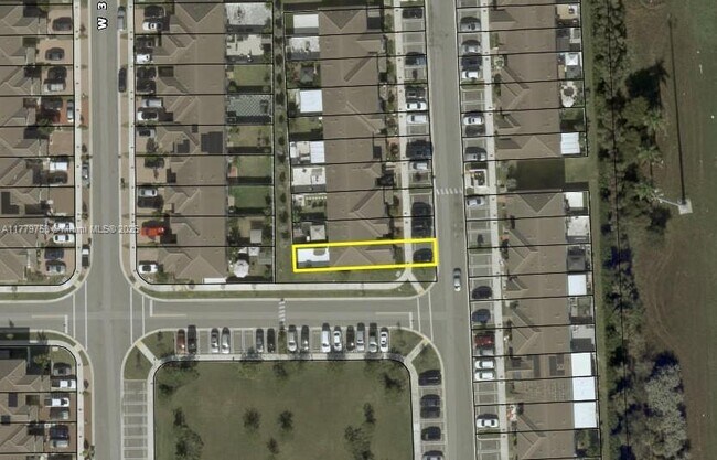 Building Photo - 10908 W 32nd Ln