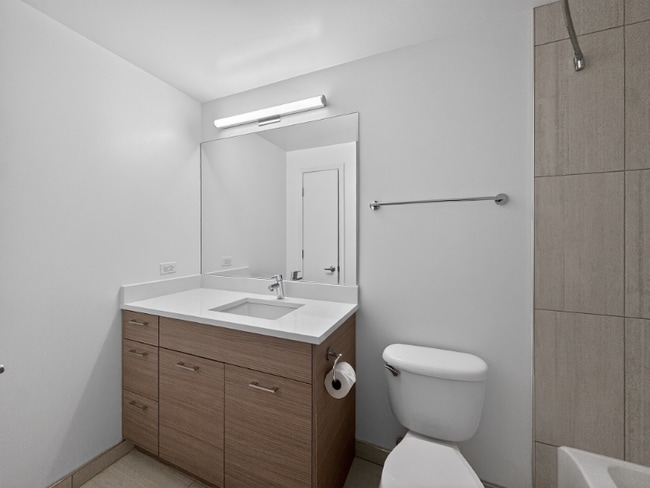 Building Photo - 302 N Canal St