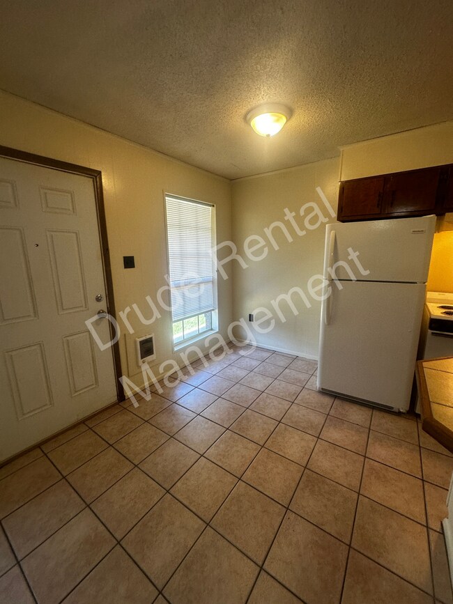 Foto del edificio - 42219 W Yellow Water Rd