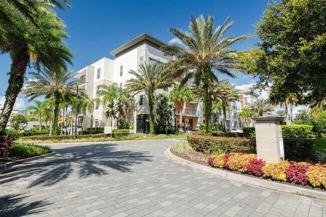 Building Photo - Spyglass