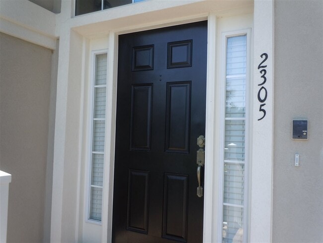 Building Photo - 2305 Makarios Dr