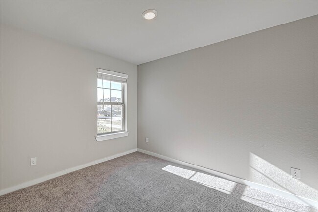 Building Photo - 8154 Royal Breeze Dr