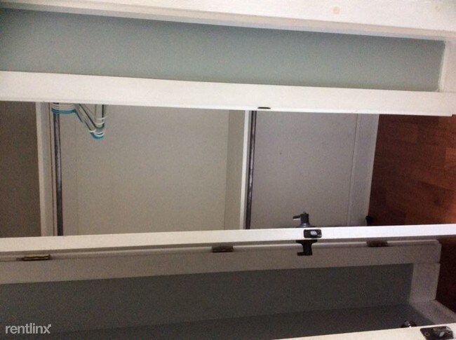 Foto del edificio - 1 br, 1 bath Apartment - 130 N Carlen St