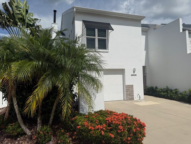 Building Photo - 2945 W Knights Ave