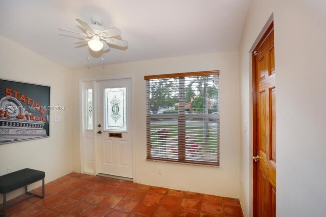 Building Photo - 637 Zamora Ave
